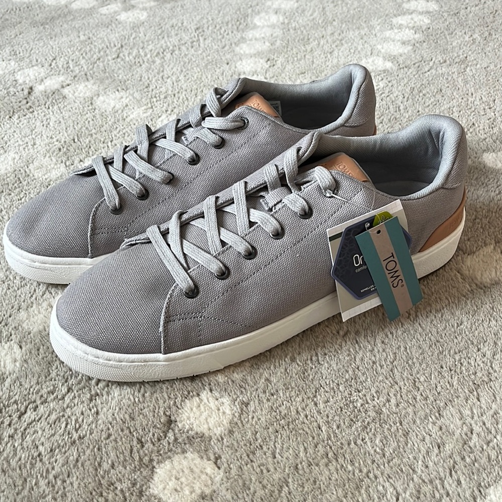 Brand new Mens Toms Travel Lite gray sneakers - 12